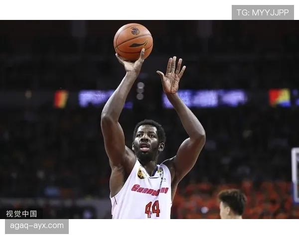 布斯克茨状态回暖,战术适配性为球队注入新活力 布斯克茨状态回暖,战术适配性为球队注入新活力