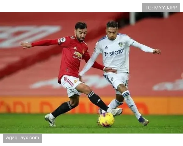 拉菲尼亚与安东尼右边锋对比:终结效率与战术适配差异分析 拉菲尼亚与安东尼右边锋对比:终结效率与战术适配差异分析